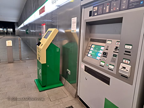 maquinas de venta de los billetes del metro de granada en recogidas